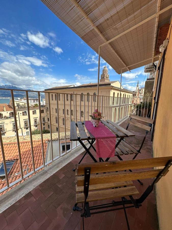 Апартаменты La Finestra Sul Duomo Гаэта Экстерьер фото